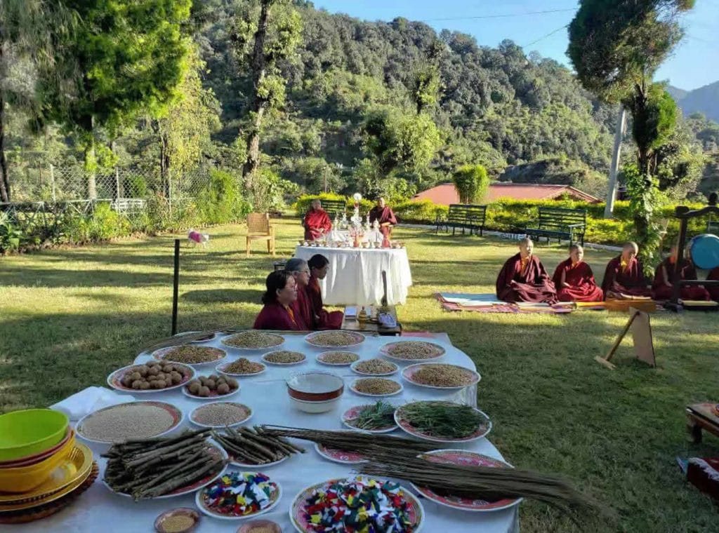 three-year-retreat-puja-strc-2018-5 Three Senior Nuns of Samten Tse Complete the Three-Year Retreat
