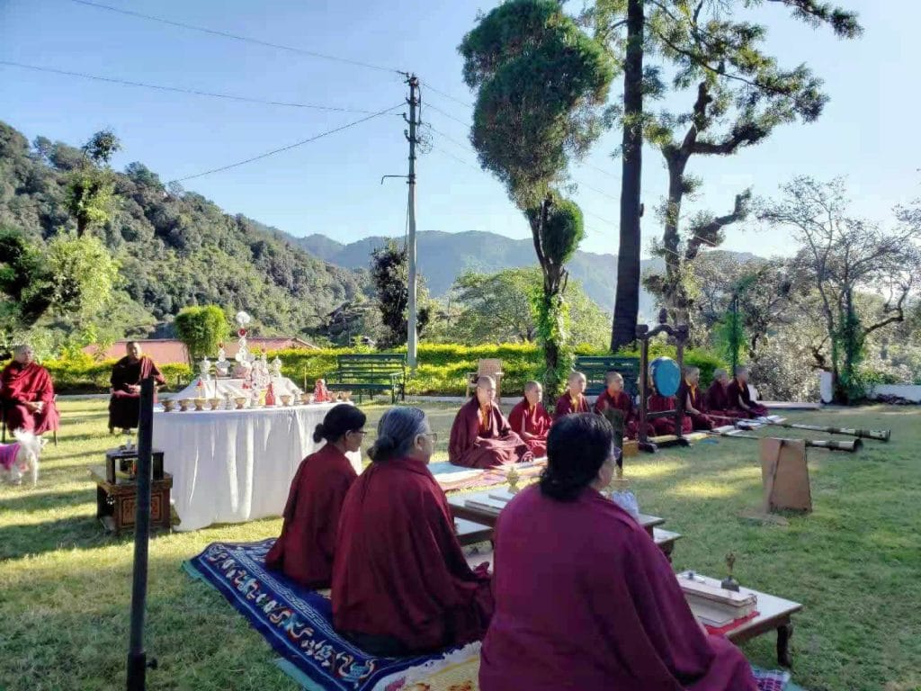three-year-retreat-puja-strc-2018-6 Three Senior Nuns of Samten Tse Complete the Three-Year Retreat
