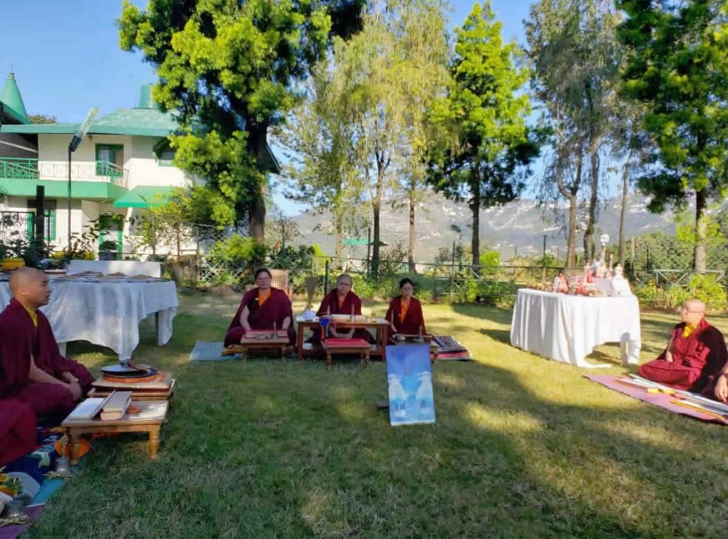 three-year-retreat-puja-strc-2018-7 Three Senior Nuns of Samten Tse Complete the Three-Year Retreat